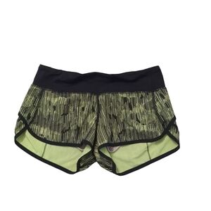 Lululemon down pour lime light/ black speed shorts (2.5) size 4